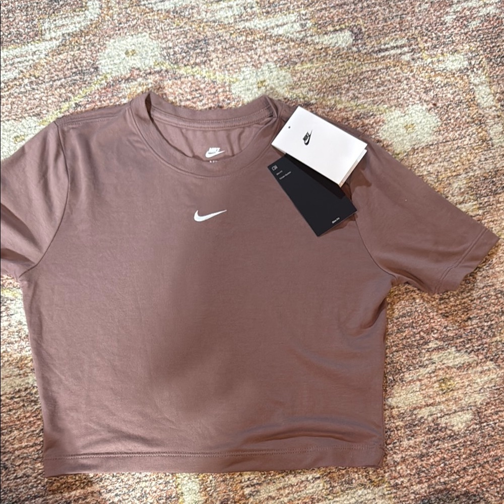 New Nike tee size S essential slim cropped sold out